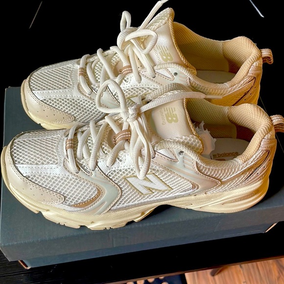 New Balance Shoes - Size 8 womens new balance 530 new never worn purchased from Foot locker